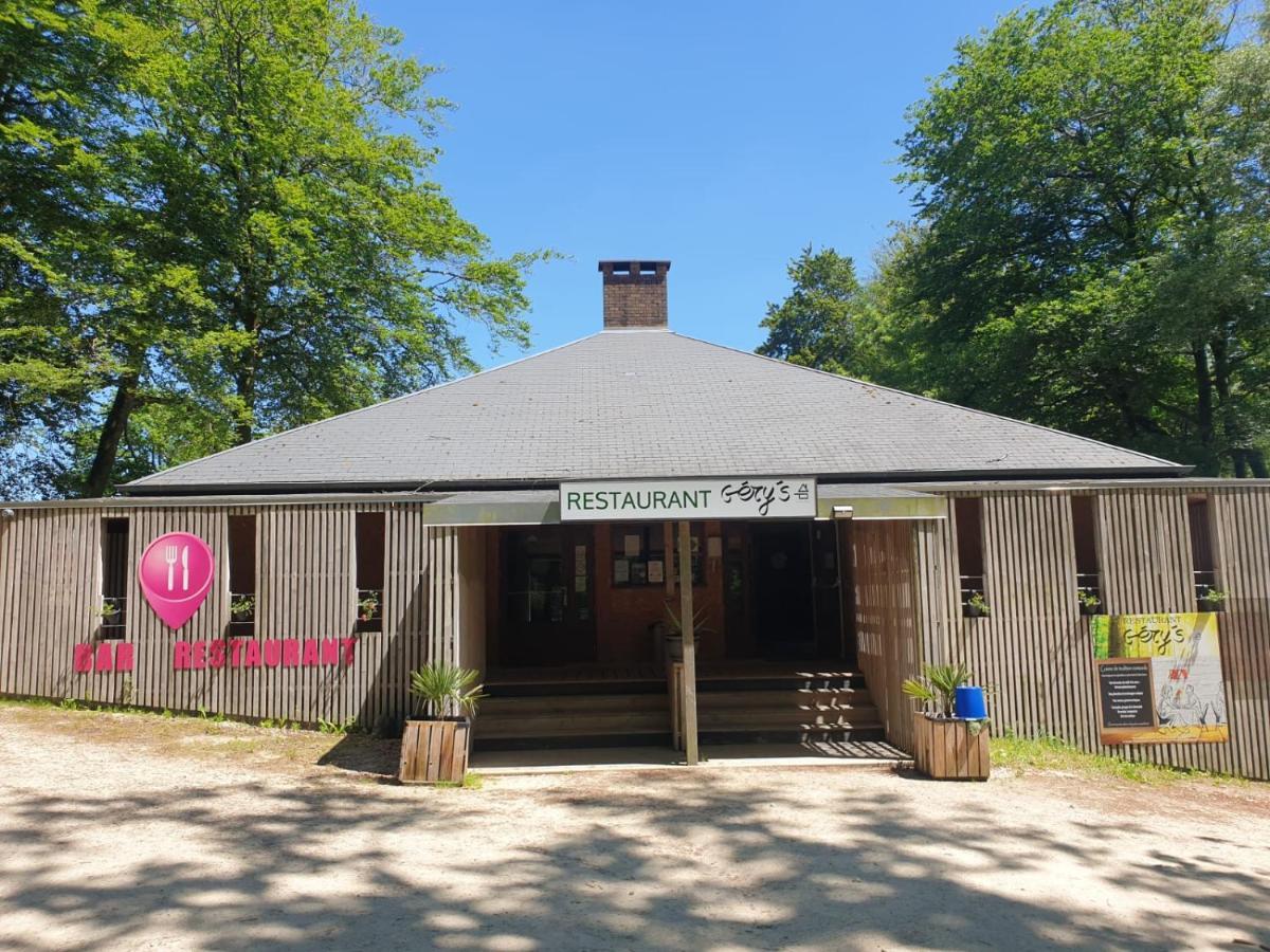 L'étape en forêt Saint-Sever-Calvados Exterior foto