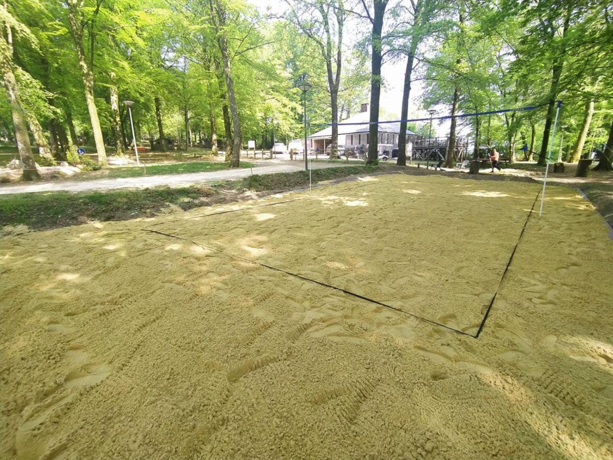L'étape en forêt Saint-Sever-Calvados Exterior foto